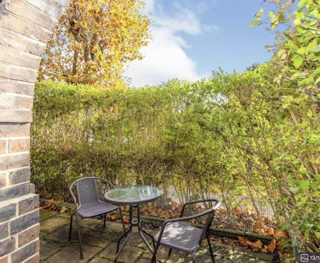 Please Cancel Your Bookings Londres Extérieur photo